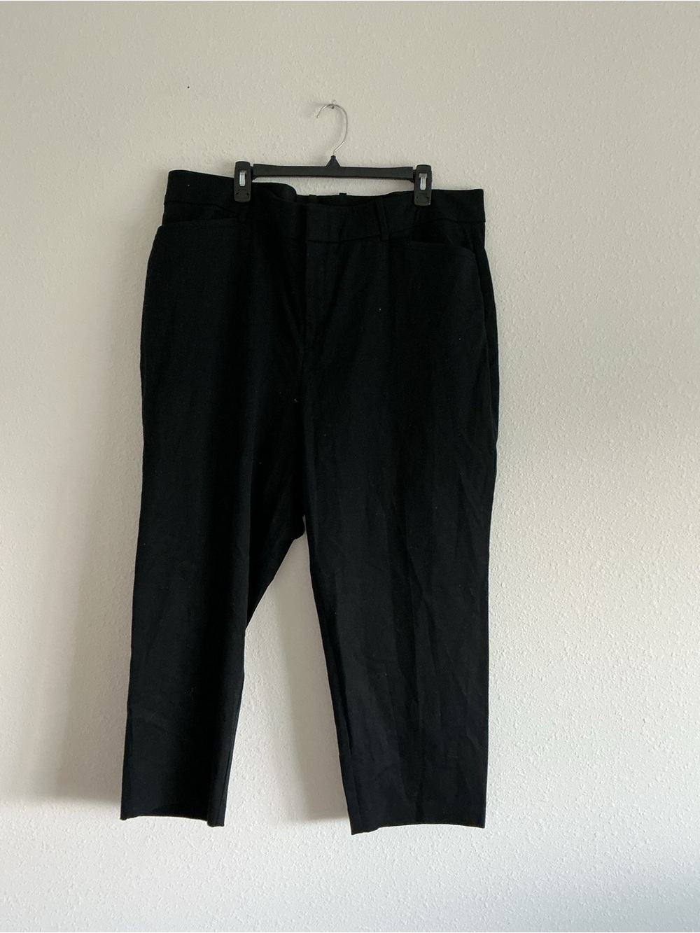Ava & Viv Black Cropped Dress Pants